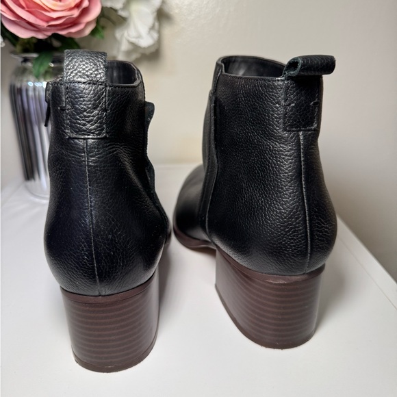 Gap leather black boots size 7. - Picture 3 of 4